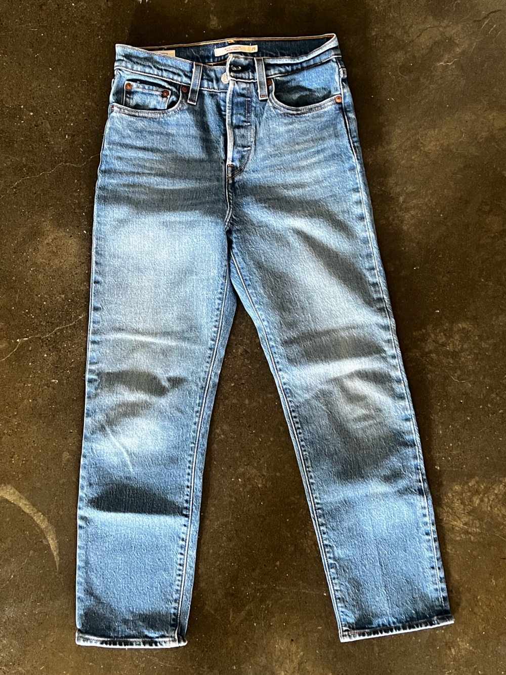 Levi's Wedgie Straight Jeans — Light Blue Denim with Contrast Stitching - Picture 7 of 8